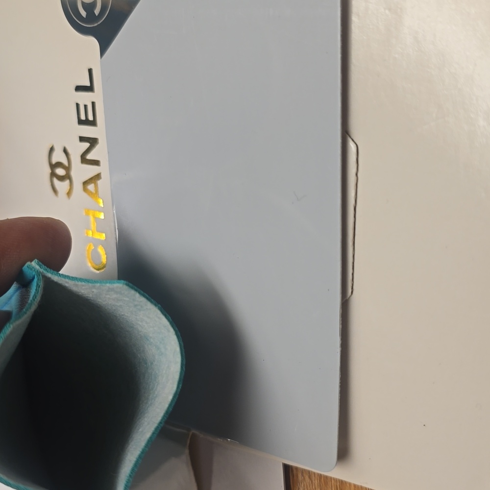 CHANEL Teal mirror & Card Holder. - Picture 4 of 4